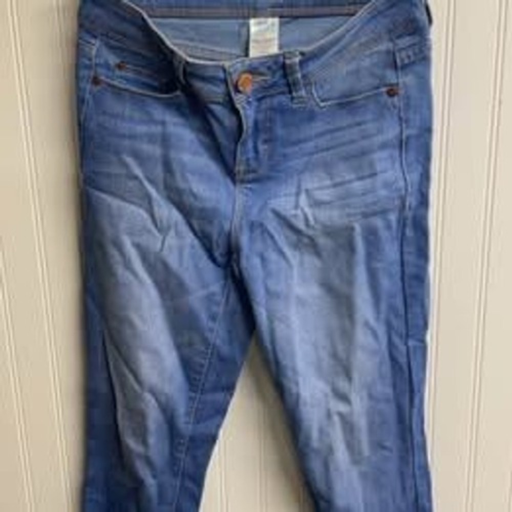 Time and Tru Womens Size 2 Mid-Rise Skinny Jeans Light Wash Frayed Hem Stretch